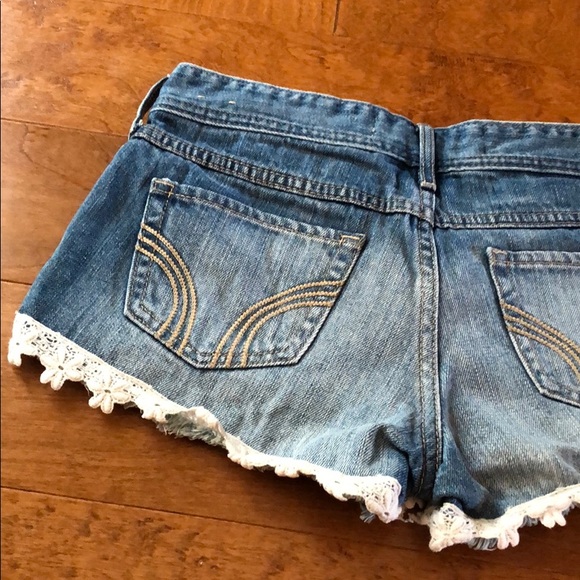 SOLD Hollister Lace Trim Jean Shorts - Picture 8 of 8